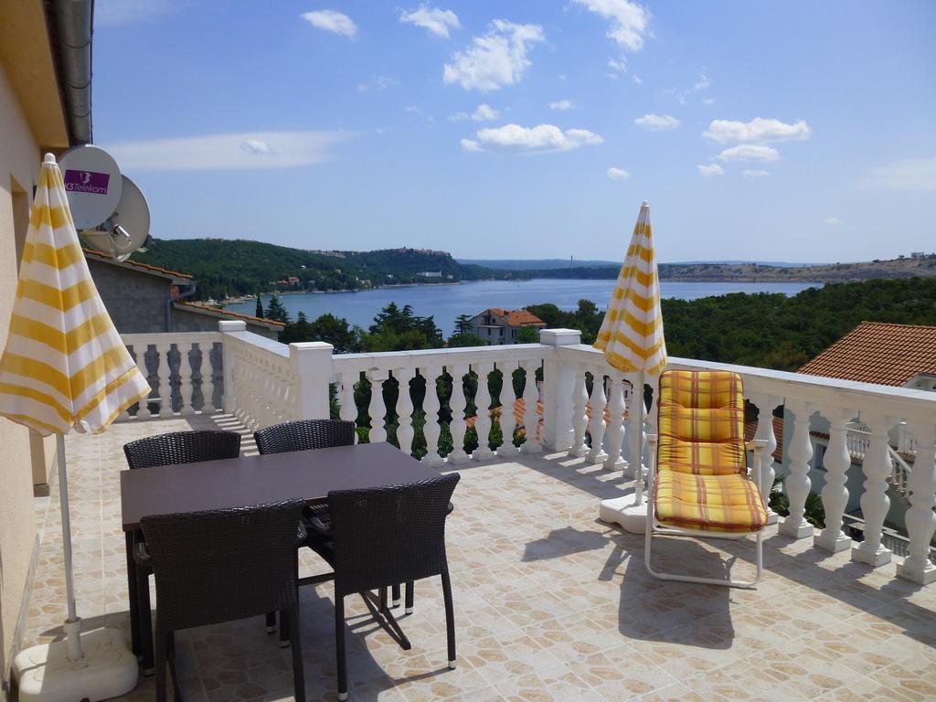 Apartments Villa Rosmarin Omišalj Exterior foto